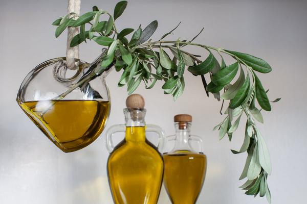 Futuro olio d'oliva greco: il parere di 5 esperti